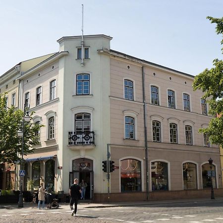 Adler Aparthotel Клайпеда Экстерьер фото