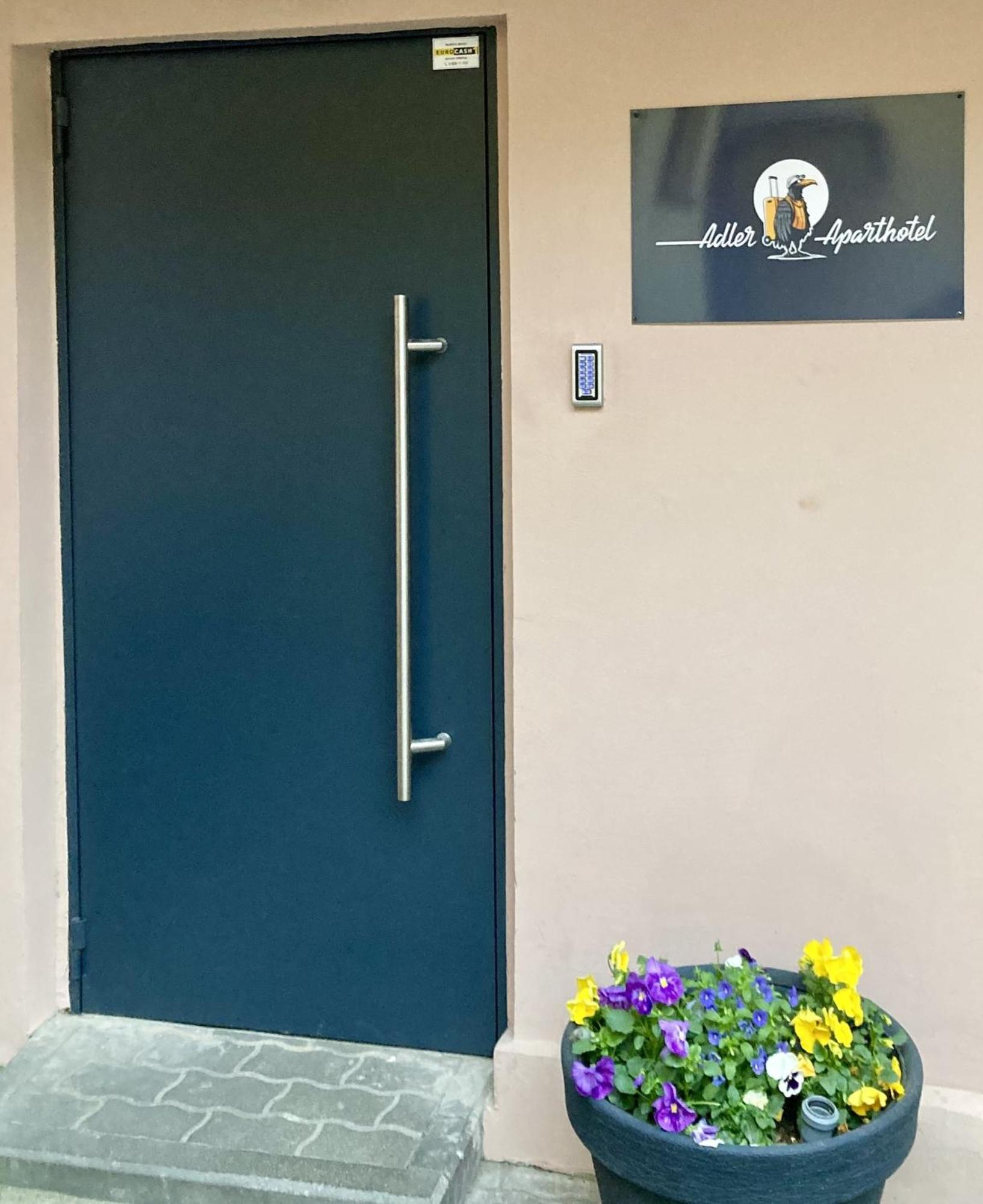 Adler Aparthotel Клайпеда Экстерьер фото